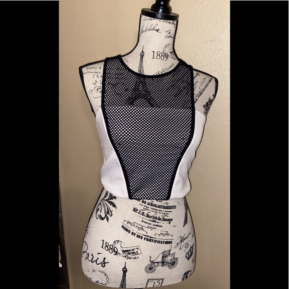 Express small crop top very cute
